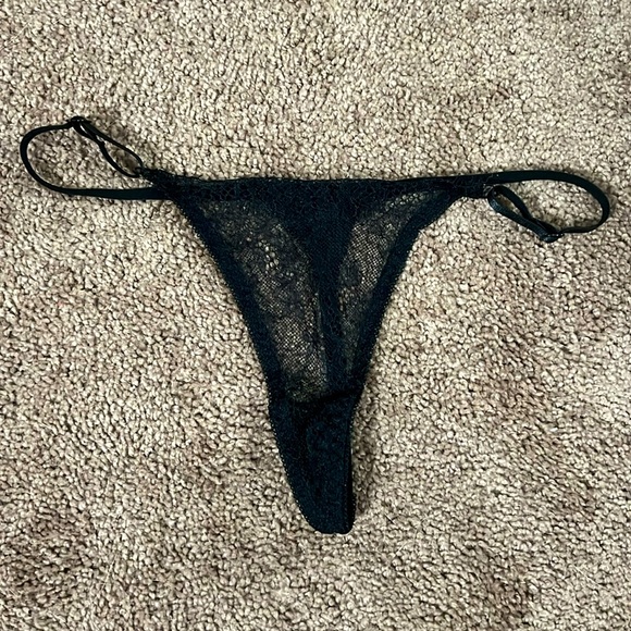 Lace V-String Thong Panty - Picture 1 of 2